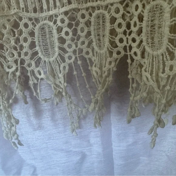 Blue Island Ivory Lace Dress - Picture 3 of 4